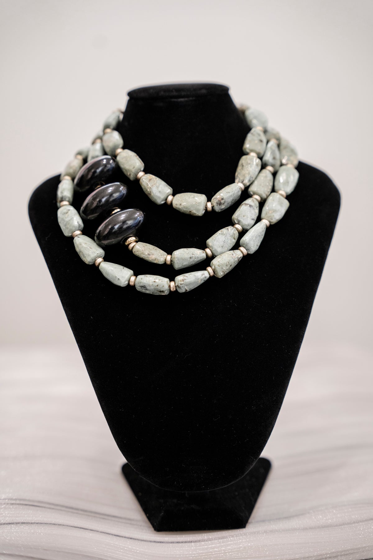 Collana con pietre verdi